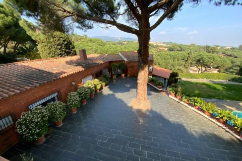 9 bedrooms house for sale in Sant Andreu de Llavaneres, Barcelona, Catalonia, Spain № 1751 - photo 4