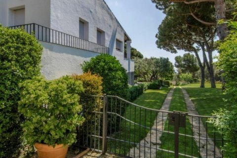 9 bedrooms house for sale in Sant Andreu de Llavaneres, Barcelona, Catalonia, Spain № 1751 - photo 15