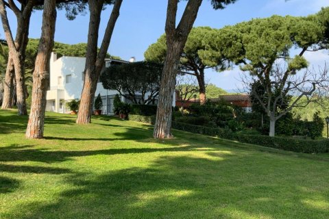 9 bedrooms house for sale in Sant Andreu de Llavaneres, Barcelona, Catalonia, Spain № 1751 - photo 2