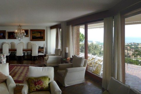 13 bedrooms house for sale in Platja D'aro, Girona, Catalonia, Spain № 1750 - photo 13