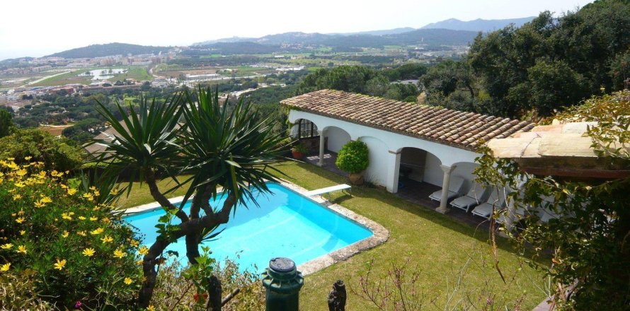 13 bedrooms house for sale in Platja D'aro, Girona, Catalonia, Spain № 1750