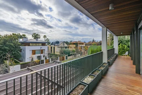 4 bedrooms apartment for sale in Barcelona, Catalonia, Spain № 1748 - photo 2