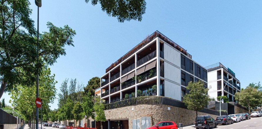 4 bedrooms apartment for sale in Barcelona, Catalonia, Spain № 1748