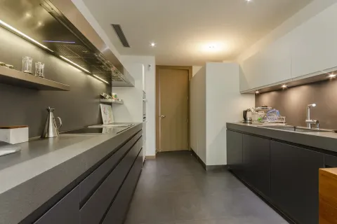 4 bedrooms apartment for sale in Barcelona, Catalonia, Spain № 1748 - photo 8