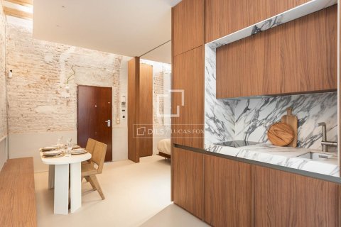 2 bedrooms apartment for sale in Barcelona, Catalonia, Spain № 4061 - photo 10