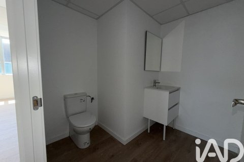 121 sq.m. office for rent in Lleida, Catalonia, Spain № 8308 - photo 18