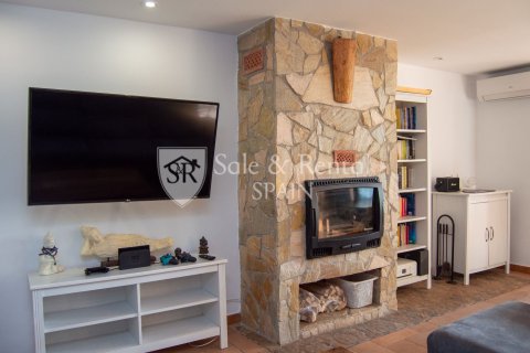 Сasa de 3 dormitorios en venta en Tossa de Mar, Gerona, Cataluña, Spain № 6681 - foto 20
