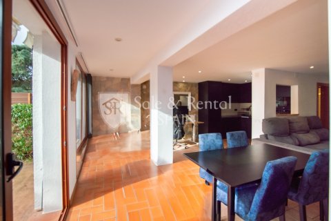 Сasa de 3 dormitorios en venta en Tossa de Mar, Gerona, Cataluña, Spain № 6681 - foto 29