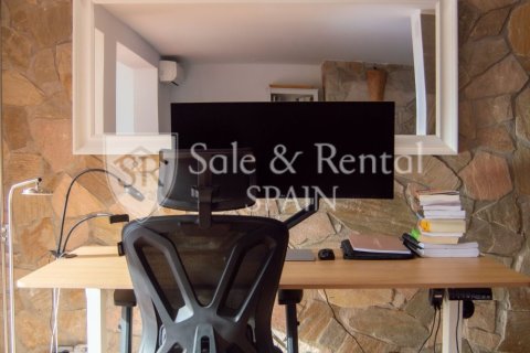 Сasa de 3 dormitorios en venta en Tossa de Mar, Gerona, Cataluña, Spain № 6681 - foto 25