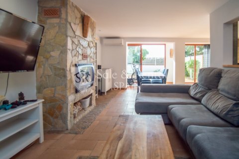 Сasa de 3 dormitorios en venta en Tossa de Mar, Gerona, Cataluña, Spain № 6681 - foto 19