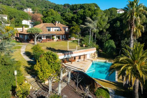 5 bedrooms villa for sale in Premia De Dalt, Barcelona, Catalonia, Spain № 3805