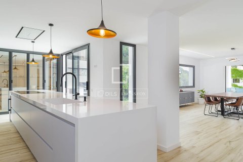 8 bedrooms villa for sale in Sant Andreu de Llavaneres, Barcelona, Catalonia, Spain № 3806 - photo 13