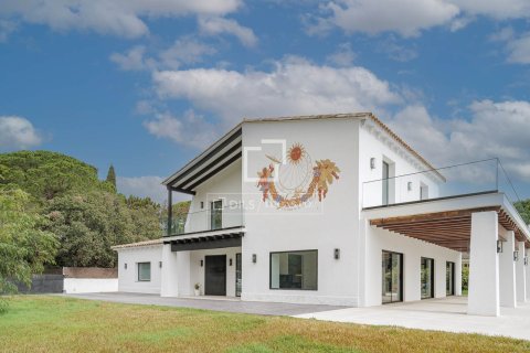 8 bedrooms villa for sale in Sant Andreu de Llavaneres, Barcelona, Catalonia, Spain № 3806 - photo 7