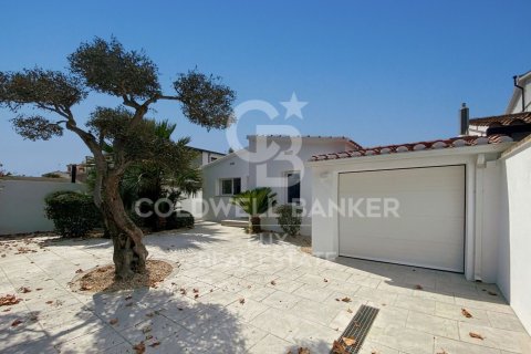 3 bedrooms villa for sale in Empuriabrava, Girona, Catalonia, Spain № 5956 - photo 3
