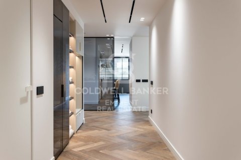 4 bedrooms apartment for sale in Barcelona, Catalonia, Spain № 5953 - photo 7