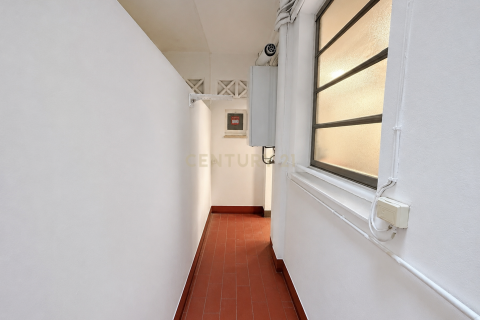 3 bedrooms apartment for sale in Barcelona, Catalonia, Spain № 8904 - photo 2