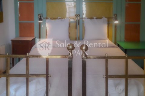 Apartamento de 3 dormitorios en venta en Barcelona, Cataluña, Spain № 8905 - foto 4