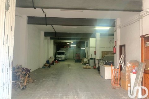 598 sq.m. commercial property for rent in El Vendrell, Tarragona, Catalonia, Spain № 5135 - photo 2