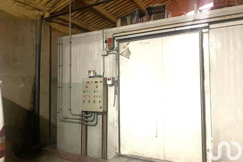 598 sq.m. commercial property for rent in El Vendrell, Tarragona, Catalonia, Spain № 5135 - photo 11