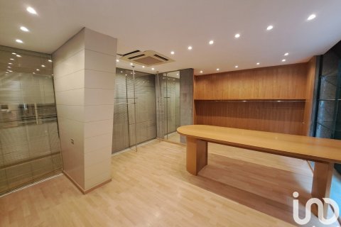 487 sq.m. commercial property for rent in Barcelona, Catalonia, Spain № 5138