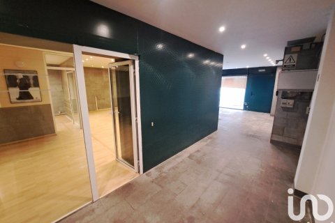 487 sq.m. commercial property for rent in Barcelona, Catalonia, Spain № 5138 - photo 11