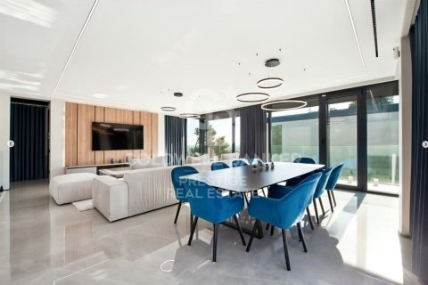 Купить виллу в Кастельдефельс, Испания с 5 спален, 327м², № 5693 - фото 6