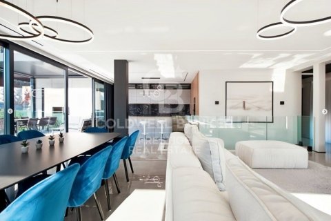 Купить виллу в Кастельдефельс, Испания с 5 спален, 327м², № 5693 - фото 10