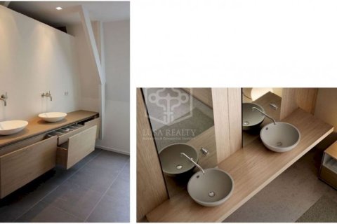 956 sq.m. commercial property for sale in Barcelona, Catalonia, Spain № 911 - photo 5
