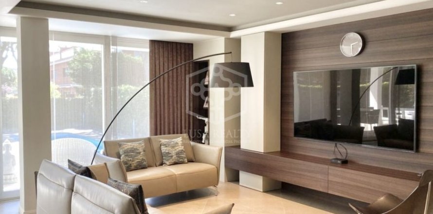 4 bedrooms villa for sale in Gava, Barcelona, Catalonia, Spain № 912