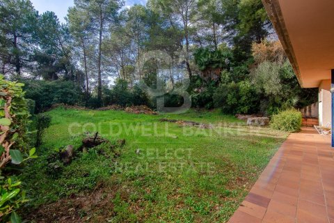 2000 sq.m. land plot for sale in Cerdanyola Del Valles, Barcelona, Catalonia, Spain № 7970 - photo 16
