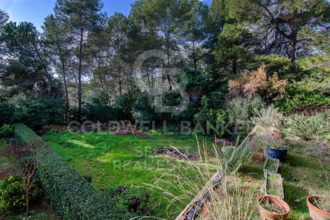 2000 sq.m. land plot for sale in Cerdanyola Del Valles, Barcelona, Catalonia, Spain № 7970 - photo 14