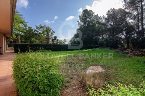 2000 sq.m. land plot for sale in Cerdanyola Del Valles, Barcelona, Catalonia, Spain № 7970 - photo 5