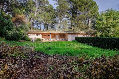 2000 sq.m. land plot for sale in Cerdanyola Del Valles, Barcelona, Catalonia, Spain № 7970 - photo 8