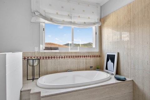 5 bedrooms villa for sale in Alella, Barcelona, Catalonia, Spain № 7045 - photo 11