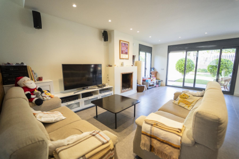 4 bedrooms house for sale in Coma-Ruga, Tarragona, Catalonia, Spain № 1593 - photo 9
