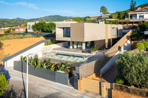 Сasa de 5 dormitorios en venta en Teia, Barcelona, Cataluña, Spain № 1598 - foto 26