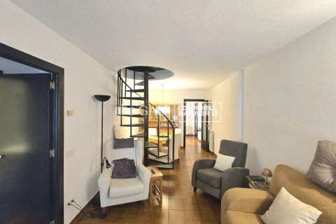 Ático de 4 dormitorios en alquiler en Principado De Andorra (Ninguna Poblacion Tiene C.P.), Lérida, Cataluña, Spain № 7998 - foto 2
