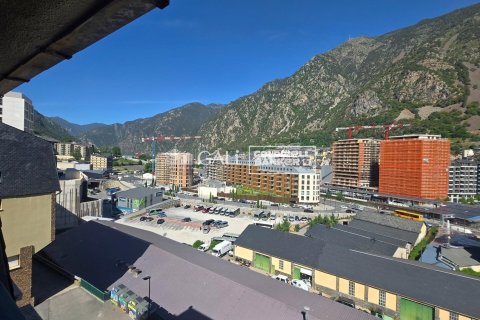 Ático de 4 dormitorios en alquiler en Principado De Andorra (Ninguna Poblacion Tiene C.P.), Lérida, Cataluña, Spain № 7998 - foto 23