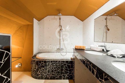 1400 sq.m. house for sale in Barcelona, Catalonia, Spain № 7993 - photo 25