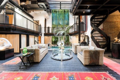 1400 sq.m. house for sale in Barcelona, Catalonia, Spain № 7993 - photo 11
