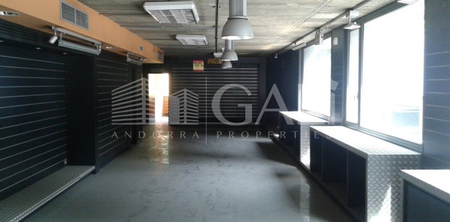 200 sq.m. commercial property for rent in Principado De Andorra (Ninguna Poblacion Tiene C.P.), Lleida, Catalonia, Spain № 5266