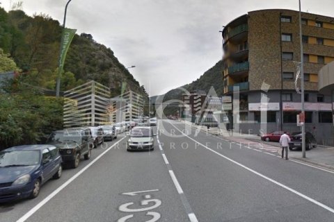 200 sq.m. commercial property for rent in Principado De Andorra (Ninguna Poblacion Tiene C.P.), Lleida, Catalonia, Spain № 5266 - photo 10