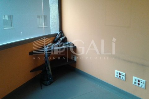 200 sq.m. commercial property for rent in Principado De Andorra (Ninguna Poblacion Tiene C.P.), Lleida, Catalonia, Spain № 5266 - photo 7