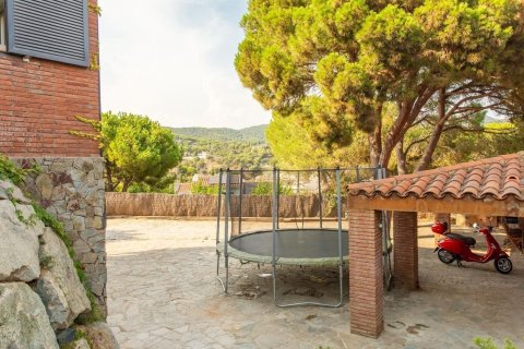 Сasa de 5 dormitorios en venta en Sant Andreu de Llavaneres, Barcelona, Cataluña, Spain № 3631 - foto 4