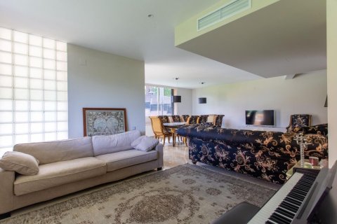 Сasa de 5 dormitorios en venta en Sant Andreu de Llavaneres, Barcelona, Cataluña, Spain № 3631 - foto 11