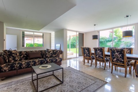 Сasa de 5 dormitorios en venta en Sant Andreu de Llavaneres, Barcelona, Cataluña, Spain № 3631 - foto 8