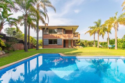 Сasa de 5 dormitorios en venta en Sant Andreu de Llavaneres, Barcelona, Cataluña, Spain № 3631 - foto 2