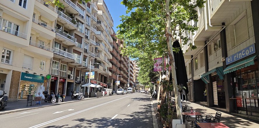 Коммерческая недвижимость 93м² в Барселоне, Каталония, Испания № 3628