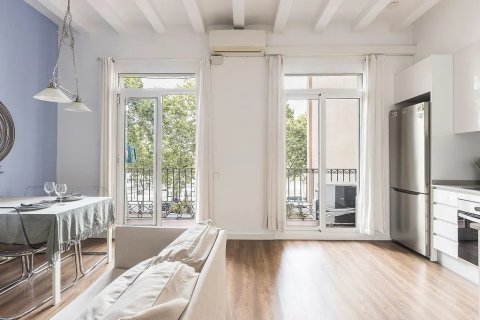 2 bedrooms apartment for sale in Barcelona, Catalonia, Spain № 3629 - photo 3