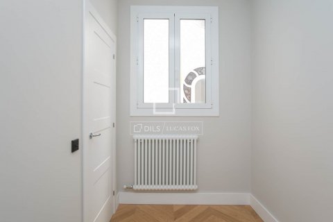 Купить квартиру в Барселона, Испания с 5 спален, 128м², № 8500 - фото 13